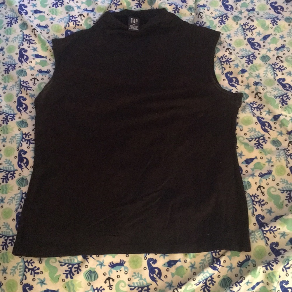 Used women’s Gap medium dress shirt.